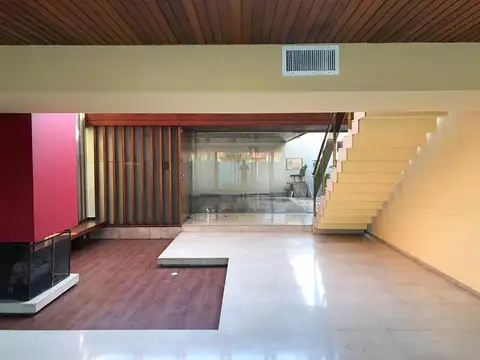 Casa 5 ambientes con 1 baño