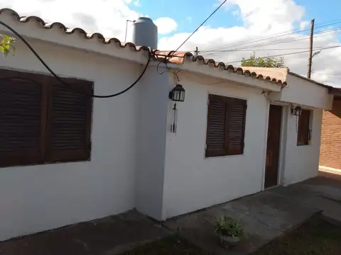 Casa 3 ambientes con 1 baño