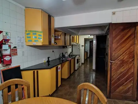 CASA EN 6TA SECCION DE CIUDAD - COCHERAS