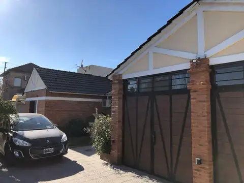 Casa 4 ambientes con 4 baños