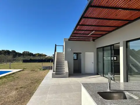 Casa 5 ambientes con 3 baños