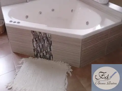 Casa 7 ambientes con 4 baños