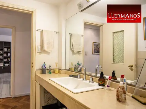 Venta Depto 5 Ambientes, 4 Dormitorios Belgrano con balcon.