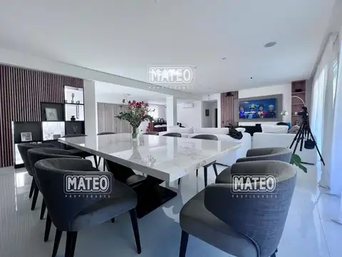 Casa en Venta en San Diego Country Club, USD 910.000