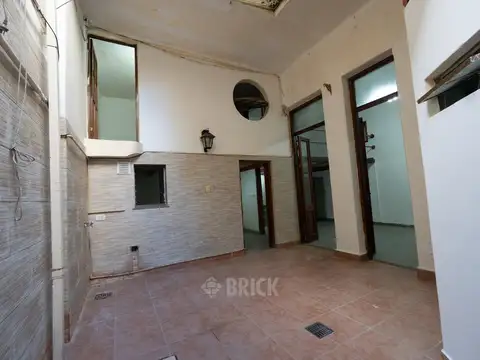 PH S/EXP EN SARANDI AL 100 - 71 M2 TOT CONTRAFRENTE AMPLIO PATIO IMPECABLE TODO SOL