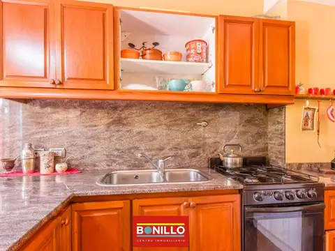 Depto Tipo Casa 4 ambientes con 3 baños