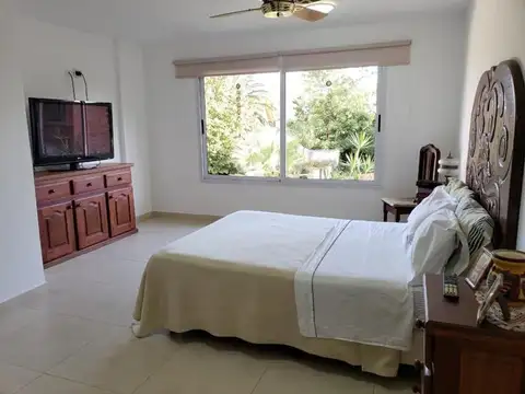 EXCELENTE CHALET EN CATSELAR NORTE