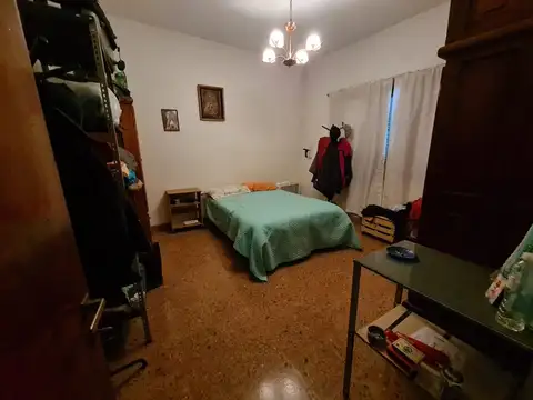 Casa y local en excelente ubicacion en Lamberti y Almonacid