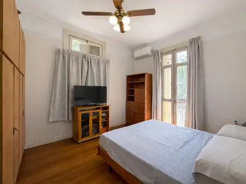 Casa 9 ambientes con 3 baños
