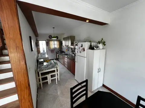 Casa en Venta con 3 cocheras