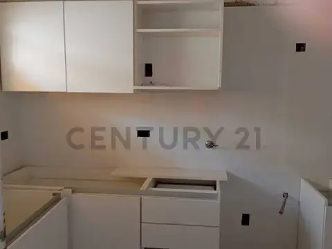 Eduardo Oliber 100, Piso 0