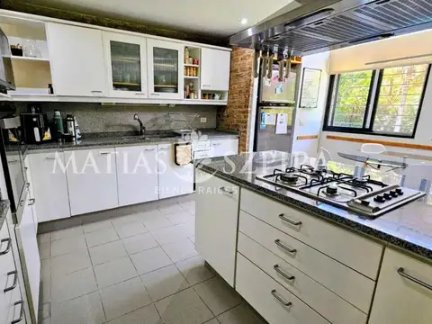 Casa 5 ambientes con 3 baños