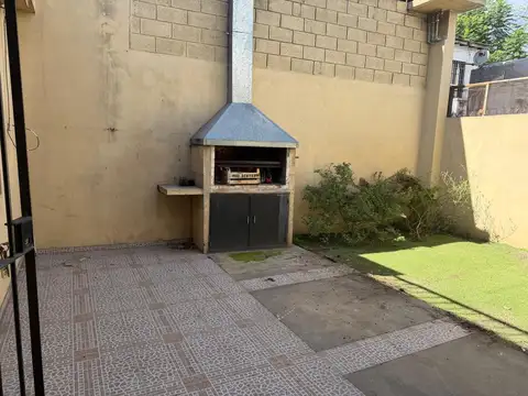 Alquiler Ph de 3 ambientes con patio