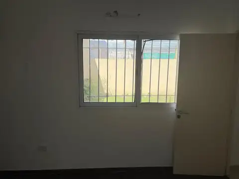 Depto Tipo Casa en Alquiler de 3 ambientes