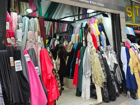 Local en Alquiler en Once, $ 7.500.000