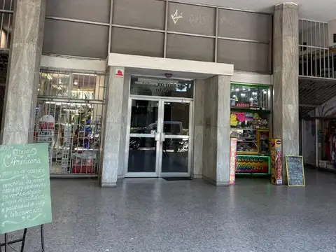VENTA LOCAL SOBRE PELLEGRINI