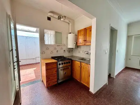 Venta ph 1 dormitorio y patio La Plata