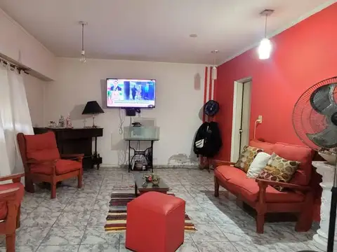 Casa 4 ambientes con 1 baño