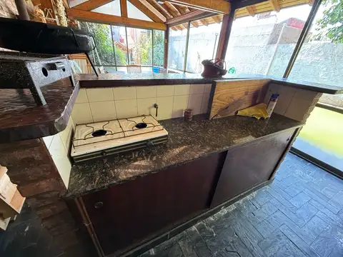 Casa 4 ambientes con 3 baños