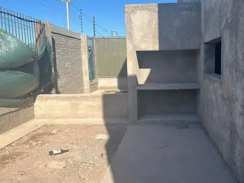 Casa 7 ambientes con 2 baños