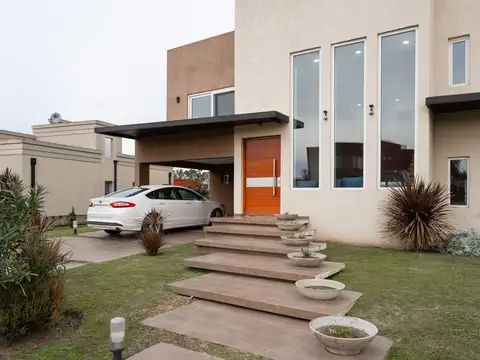 Casa en Venta en Countries y Barrios Cerrados en Moreno, USD 329.900