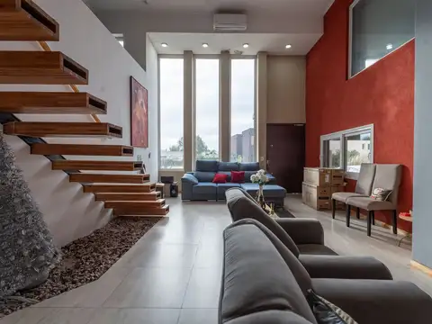 CASA EN VENTA EN LA REJA, BS. AS. 7 AMBIENTES