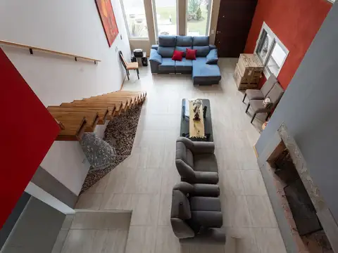 Casa en Venta con 2 cocheras