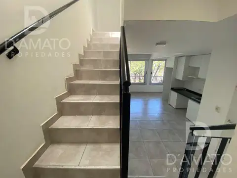 Depto Tipo Casa 3 ambientes con 1 baño