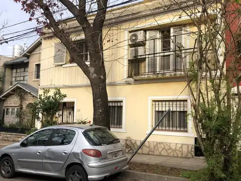 Impecable casa de 5amb en excelente ubicación, Muy Luminosa