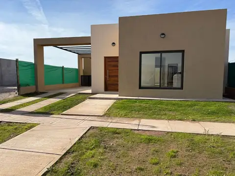 CASA EN ALQUILER BARRIO PRIVADO LA QUEBRADA