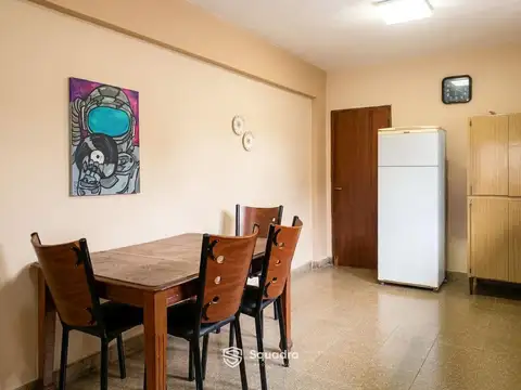 VENTA | PERMUTA - Casa de pasillo en PH de 2 dormitorios - Tiro Suizo, Rosario.