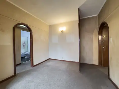 DON BOSCO 4100 FRENTE 2 AMBIENTES CON BALCON METROS AVENIDAS