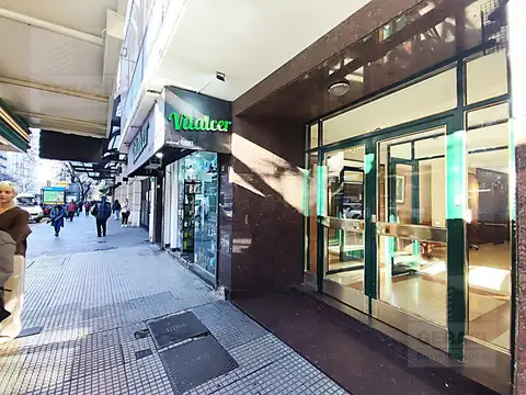 Departamento 3 ambientes en zona comercial Av Rivadavia y Acoyte en Caballito