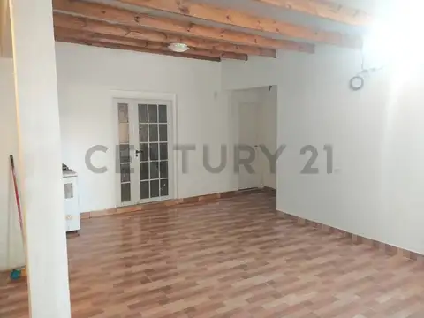 CASA 4 AMBIENTES + LOCAL AL FRENTE – LOTE 384 m² – GLEW