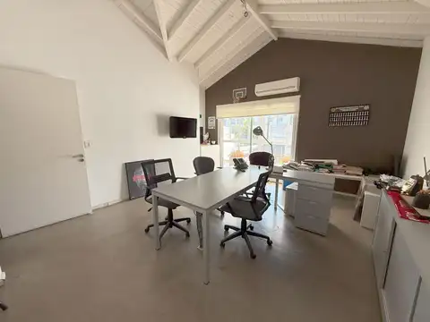Oficina 6 ambientes con 3 baños