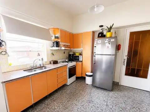 Venta de Departamento tipo PH 2do piso por escalera S/Expensas, Caseros