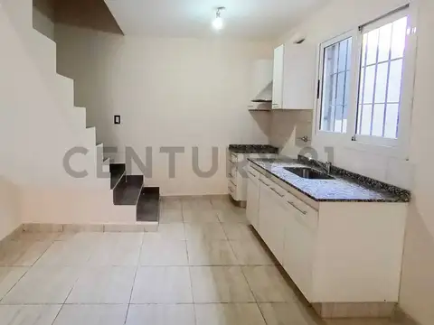 Granaderos de San Martín 2400, Piso 0