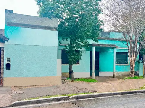 Dos lotes linderos sobre Avenida Arias en Castelar Norte