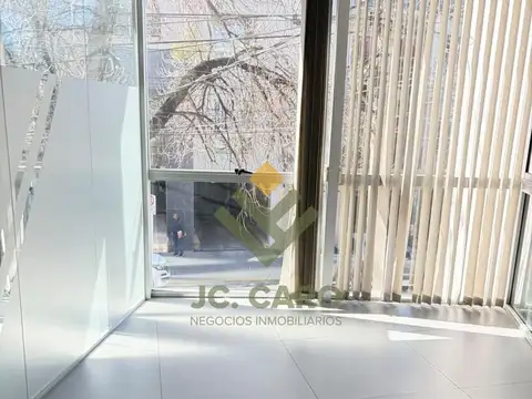 Oficina en Alquiler al Este