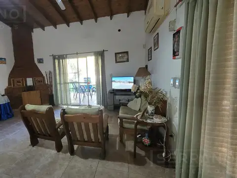 Casa 3 ambientes con 2 baños