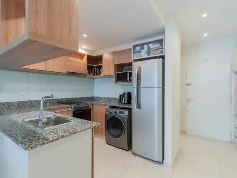 2 AMBIENTES AL FRENTE. BALCÓN. PILETA