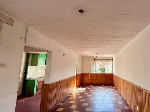 Casa 8 ambientes con 1 baño