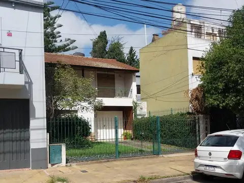 Venta de casa de cuatro ambientes en venta en Haedo Norte