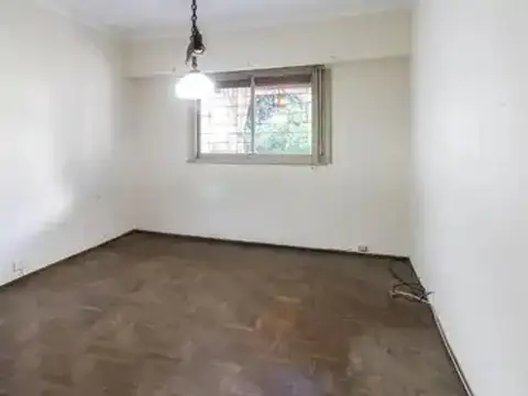 Venta de casa de cuatro ambientes en venta en Haedo Norte