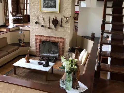 Casa en Venta con 6 cocheras
