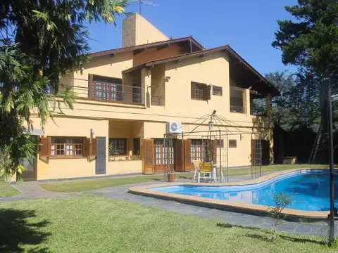 Venta gran Casa en Mapuche, dos lotes frente al Golf