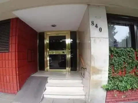 General Hornos e/ Aristóbulo del Valle y Brandsen