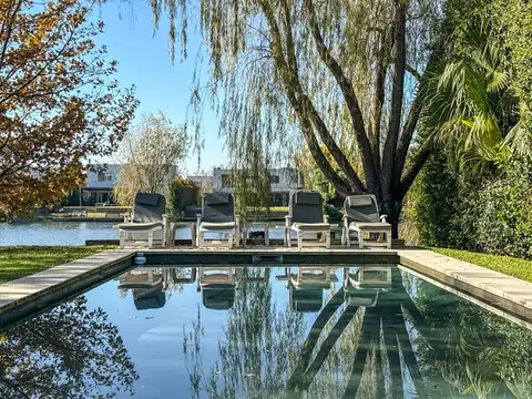 Casa al Lago en Venta en el Barrio Cerrado La Laguna