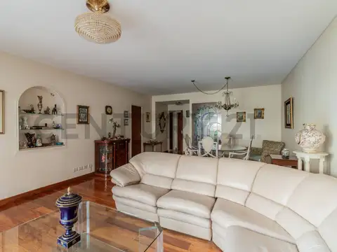 Departamento 3 amb al frente Palermo Botanico con cochera, baulera  y dependencia