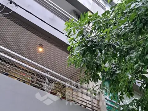 Excelente monoambiente c/cochera en alquiler ubicado en 14 e/32 y 33, La Plata